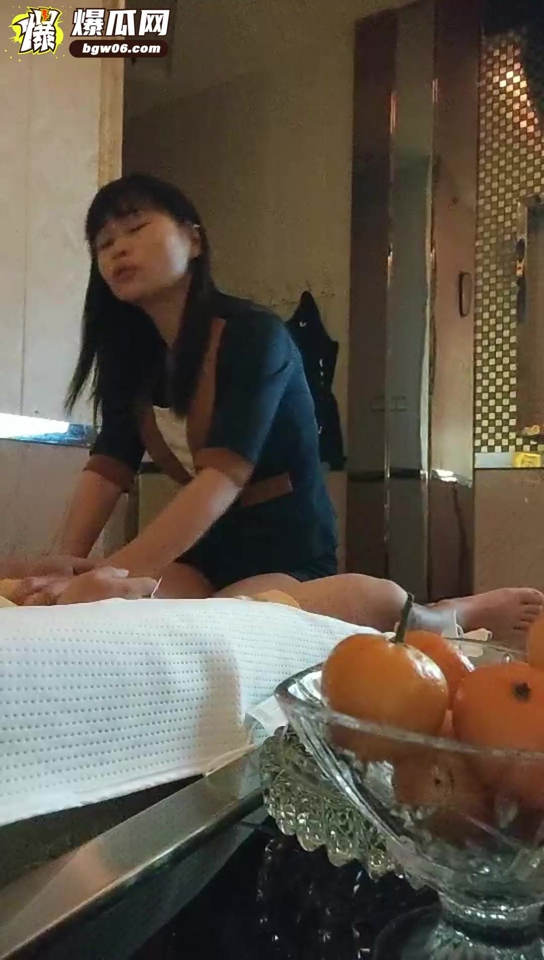 tiệm massage cung cấp dịch vụ quan hệ tình dục bằng miệng,hậu môn